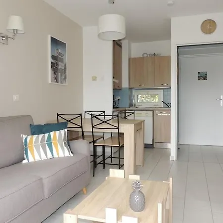 Cozy Apt With Terrace In Golfe Juan Appartement